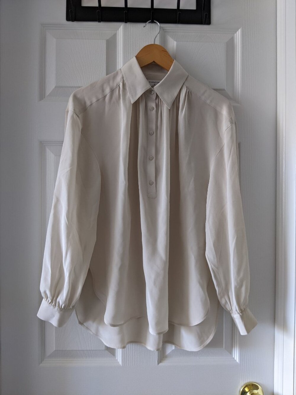 Aritzia Babaton Silk Marilyn Blouse in Matte Pearl, NWT